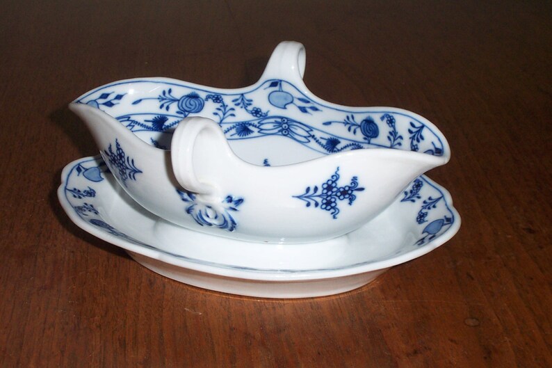 Meissen Blue Onion China Gravy or Sauce Boat with attached Under plate and 2 Handles Meissen mark hand painted cobalt blue on white image 1