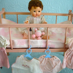Tiny Tears Ensemble, American Character Doll, Drink and Wet Doll with Vintage  Crib, Clothes, Blanket and Toys