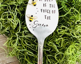The hum of the bees is the voice of the garden, plant marker, plant stake, garden marker, plant gift, friend gift, garden gift