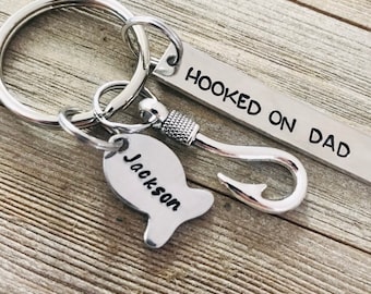 Fish Personalized Hooked on Daddy keychain, Father&#39;s Day gift, fishing gift, fishing keychain, engraved fishing, fish key ring
