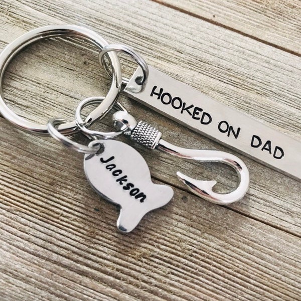 Fish Personalized Hooked on Daddy keychain, Father's Day gift, fishing gift, fishing keychain, engraved fishing, fish key ring