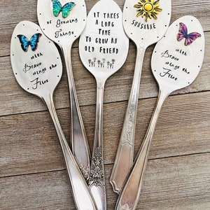 It takes a long time to grow an old friend, plant marker, plant stake, garden marker, plant gift, friend gift, garden gift bild 3
