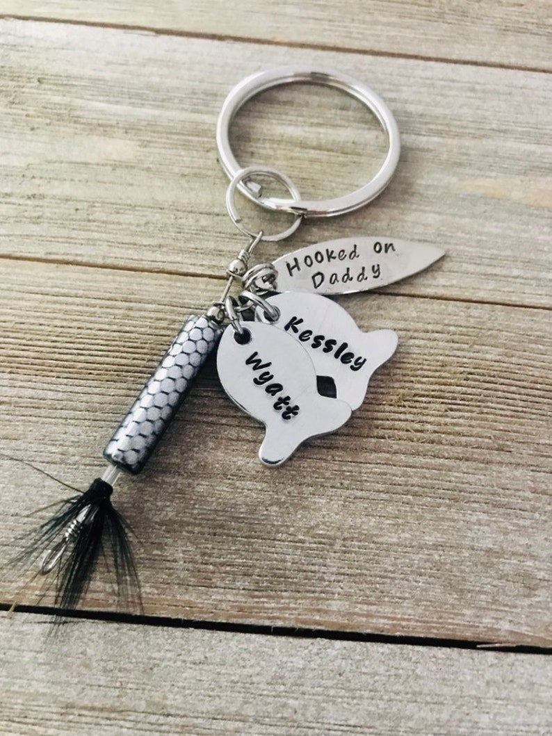 Engraved Gift Fishing Key chain Grandpa Papa Father/'s Day Gift for Dad Fish Personalized Hooked on Daddy key ring Daddy