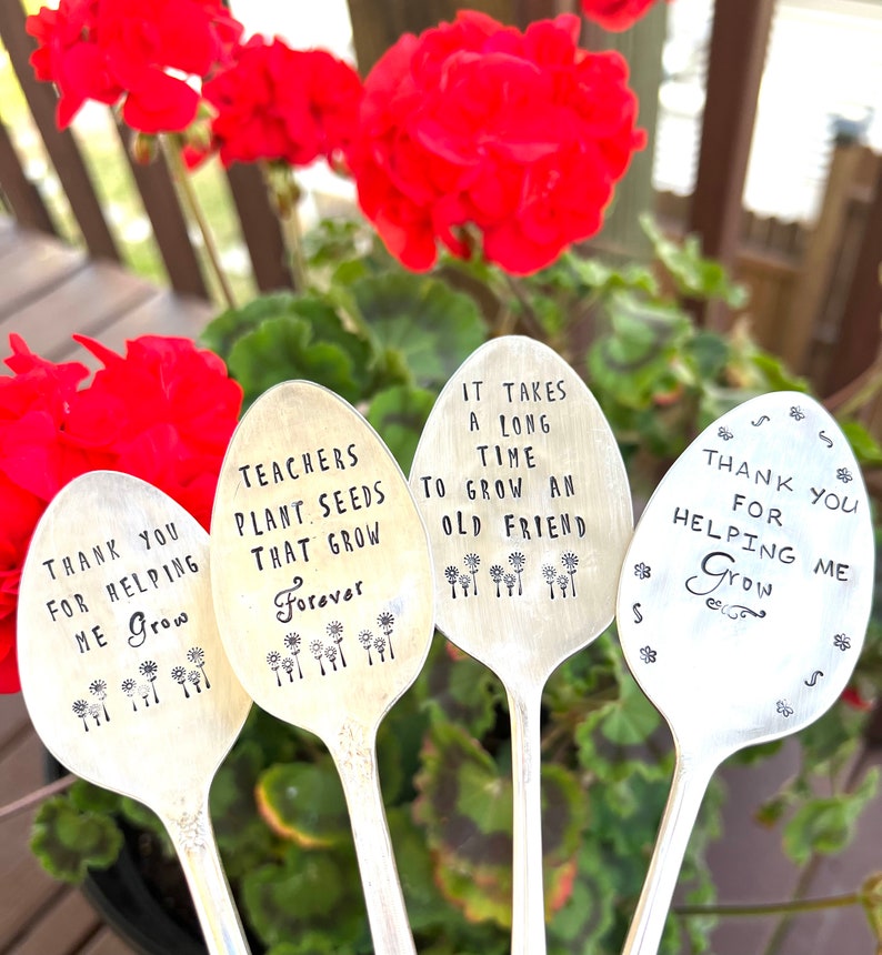 It takes a long time to grow an old friend, plant marker, plant stake, garden marker, plant gift, friend gift, garden gift bild 5