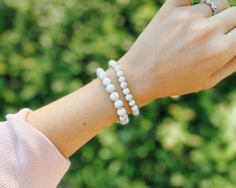 Genuine Howlite Gemstone Bracelet - Elastic Bracelet - Dainty Minimalist - Healing Jewelry - Anxiety and Stress Relief - Women's Bracelet