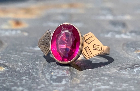 1920s 9k Rose Gold Etched Ring with Ruby Glass