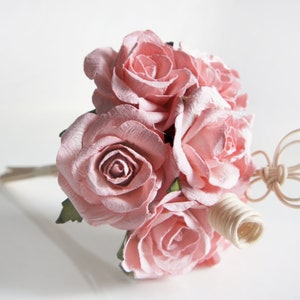 Bouquet di fiori di carta di gelso rosa pesca con diffusore di canne per fragranza per la casa (fascio di 7 rose) di Plawanature ...