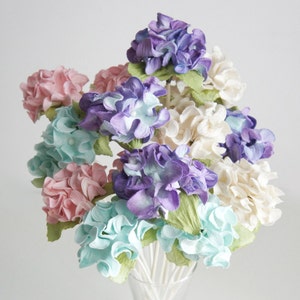 4 set di 12 fiori di carta di gelso a ortensia a colori misti con diffusore reed per la fragranza per la casa di Plawanature