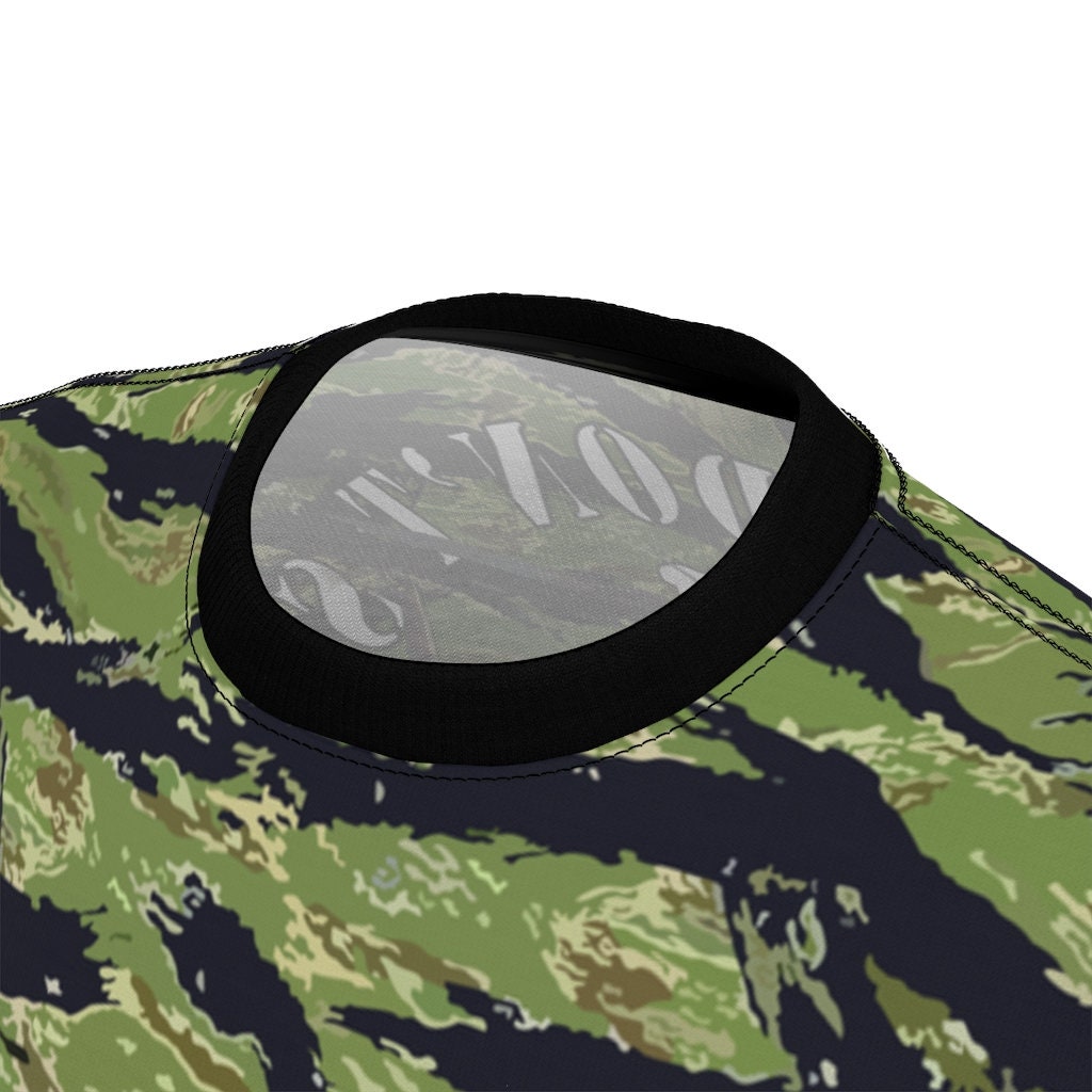AppleID 　THEARTH 幕子　WING TIGER CAMO AOP - Army - Tiger Stripe Camo - Back W Surfer - Etsy