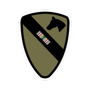 キスカットステッカー - 陸軍 - 第 1 騎兵師団 - SSI - 鎮圧された第 1 騎兵師団 SSI、キャンペーン スター 2 個付き - 小型南西アジア キャンペーン X 300