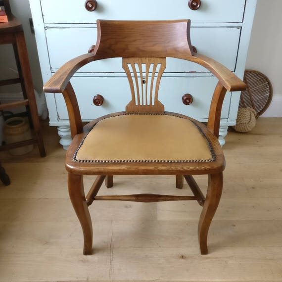 Antique Captains Chair. Smokers Chair. Bow Chair. Office - Antique Captains Chair. Smokers Chair. Bow Chair. Office