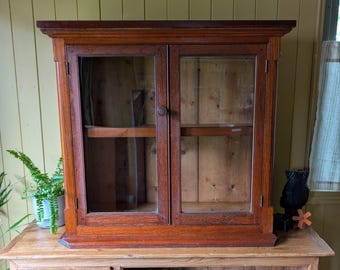 Antique Glazed Countertop Cabinet