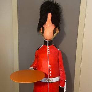 Britain&#39;s king&#39;s guard, Buckingham Palace guard sculpture, Butler statue, British Royal Guard, Coronation King&#39;s Guard&#39;s, King&#39;s Guard Life