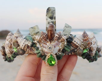 Green jasper and shell crown