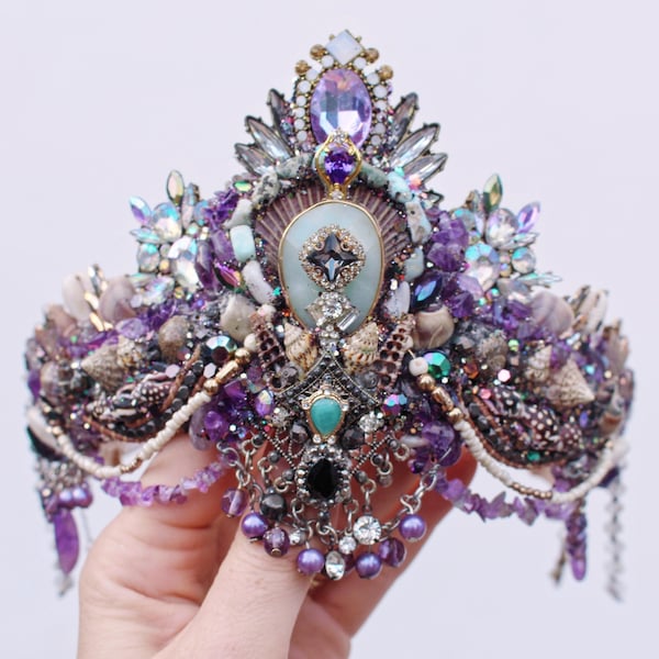 Purple natural shell crown