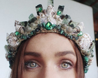 Green jasper and shell crown