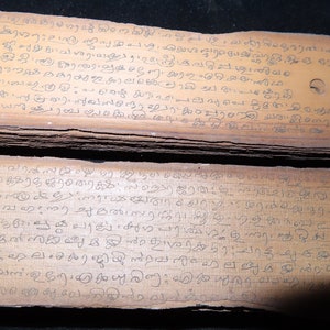 Old Sri Lanka Buddhist Wooden Cover Prayer Mantras Book II 木匾佛教经书