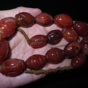 Collier Cornaline Avec Médaillon Fleur Et Pampilles Bleues - Artisanat Népal/Tibet