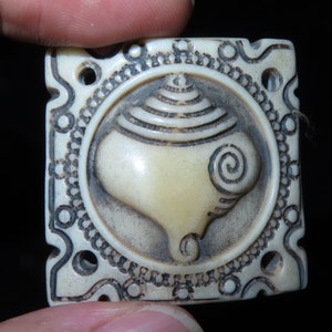 Nepal Tibet Carved Yak Bone Conch Shell Ceremonial Costume Ornament Plaque (m16)