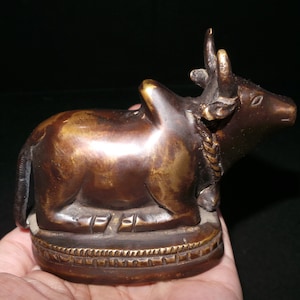 Old Nepal Hindu Bronze Shiva&#39;s Vehicle Nandi Bull Statue
