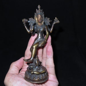 Oud Nepalees Tibetaans boeddhistisch bronzen vierarmige dansende Dakini Tara-standbeeld