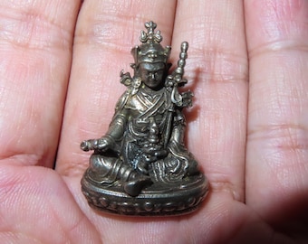 Estatua en miniatura de cobre macizo del gurú Padmasambhava, budista del Tíbet, Nepal (s7)