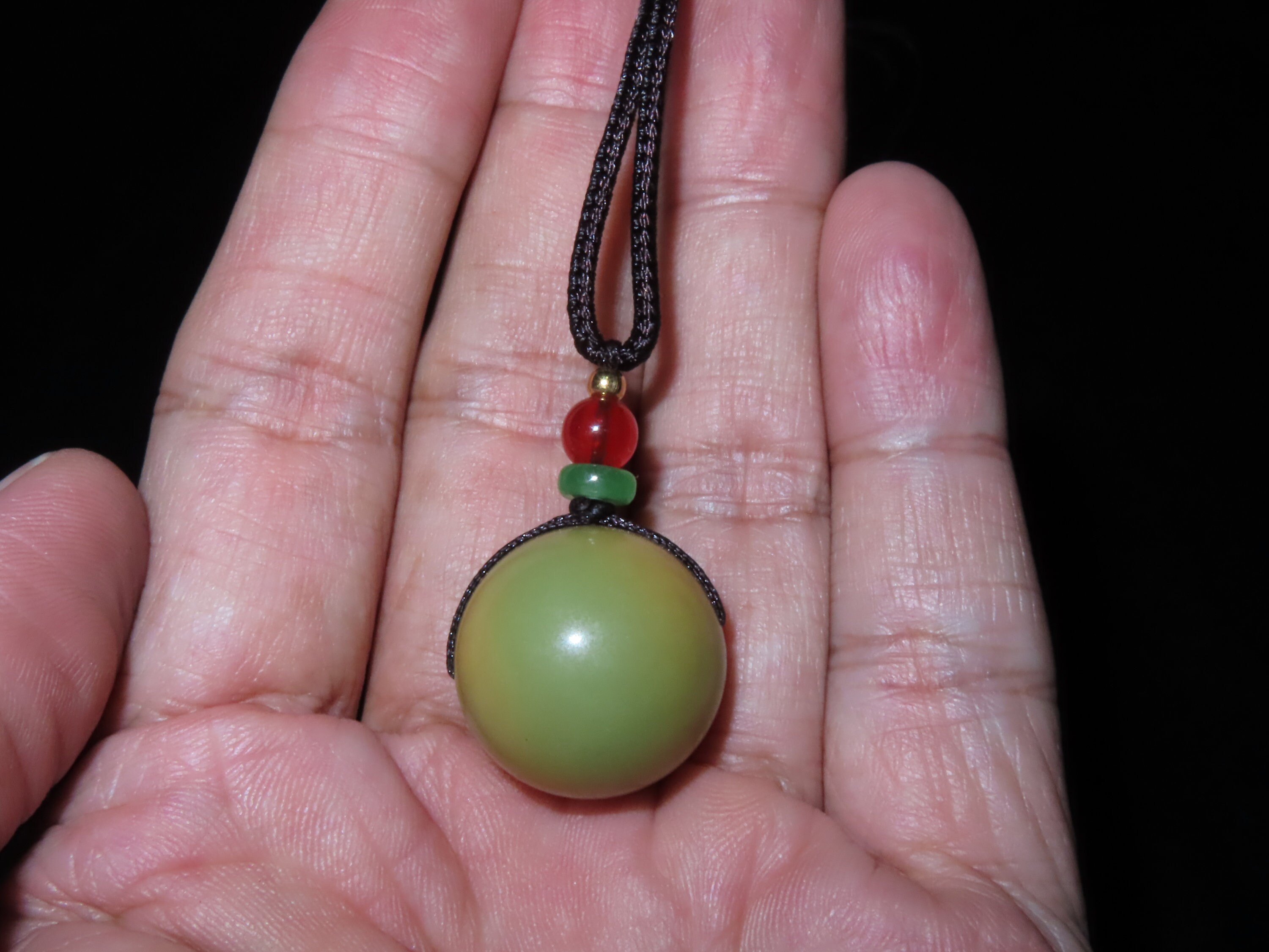 Thai Buddhist Round Green Color Natural Luminous Glow in