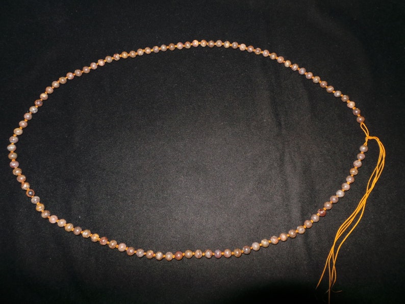 Beautiful Nepal Tibet Round Shaped 100 Conch Shell Fossil Bead Necklace