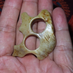 Nepal Tibet Tantric Buddhist Kapala Bone Piece Talisman Amulet Pendant (y6)