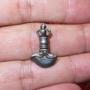 Nepal Tibet Buddhist Cold Iron Mini Vajra Kartika Knife Ornament Pendant (f8)