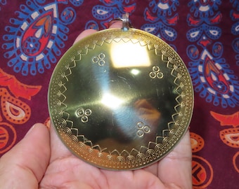 Colgante talismán de espejo Melong chapado en oro de 8 cm, budista, de Nepal y Tíbet (s2)