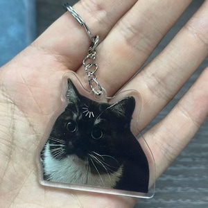 Custom Pet Portrait Keychain: Acrylic Dog Cat Photo Memorial