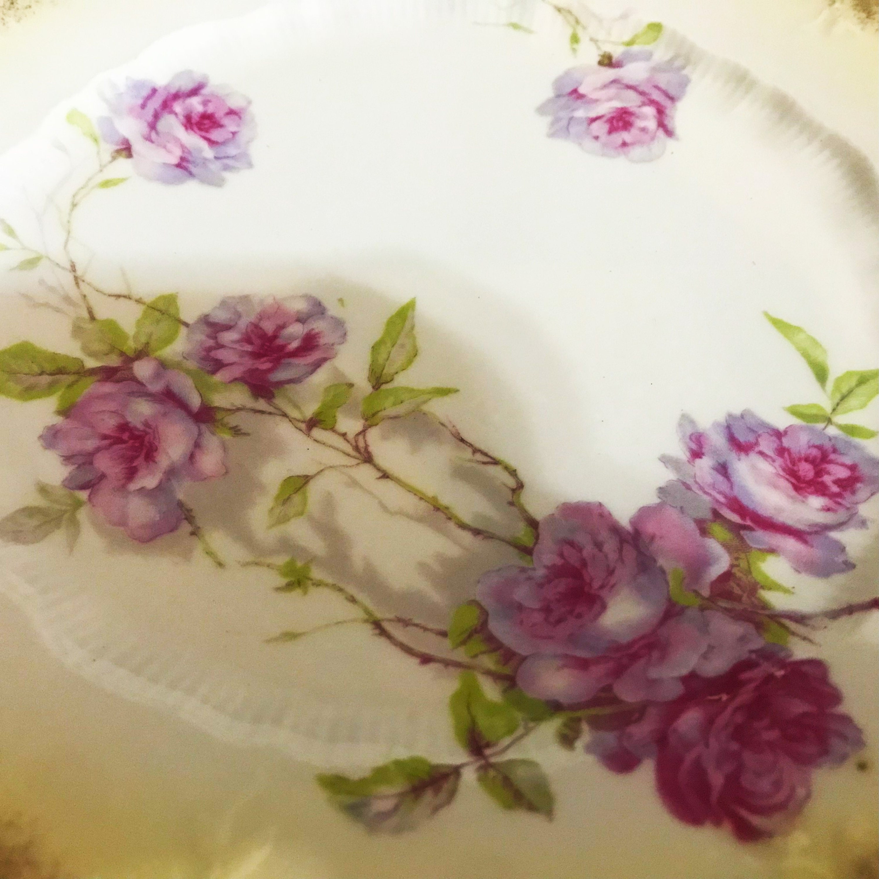 * antique plate ୨୧* フラワーレリーフ アンティークプレート Amerelle Filigree Triple Toggle Cast Metal Wallplate in Antique