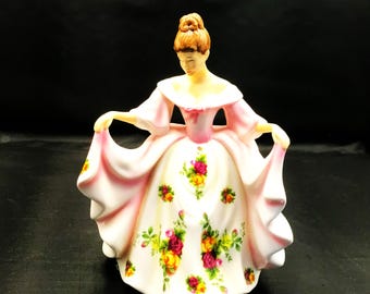 Royal Doulton Old Country Roses Pretty Ladies 2006 Figurine England