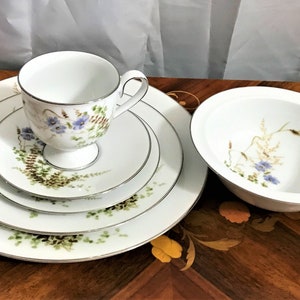 Vintage Noritake Ireland Edenderry Fine China, One Six Piece Place Setting, Kitchen and Dining