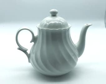 Shirnding Bavaria White Swirl Decor Teapot