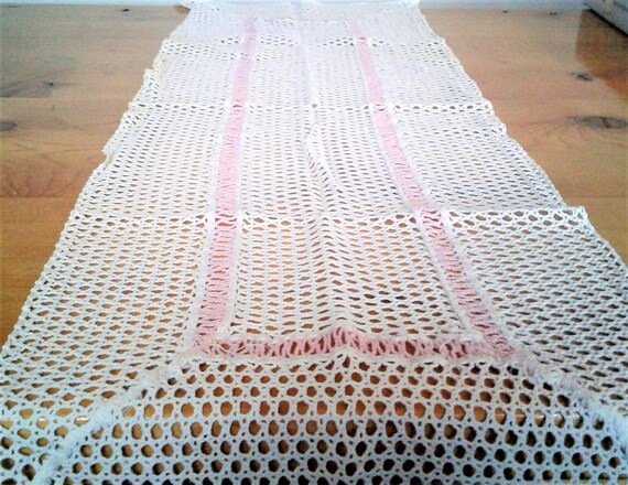 Vintage Pink and White Hand Crocheted Table Runner or Dresser Scarf # Gift  for Her - Etsy