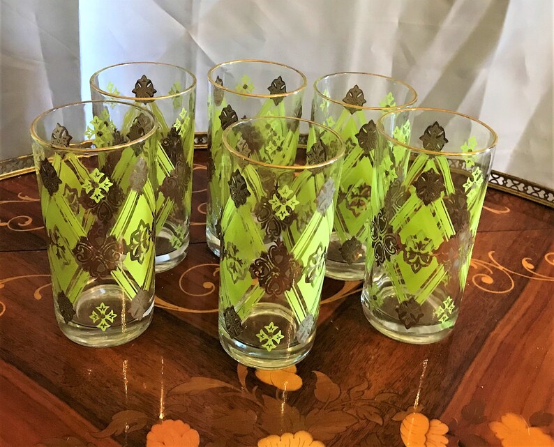 Bar glasses Seven Vintage Mid Century Modern Lime Green And Gold Highball Glasses With 22K Gold Trim Barware Home Bar