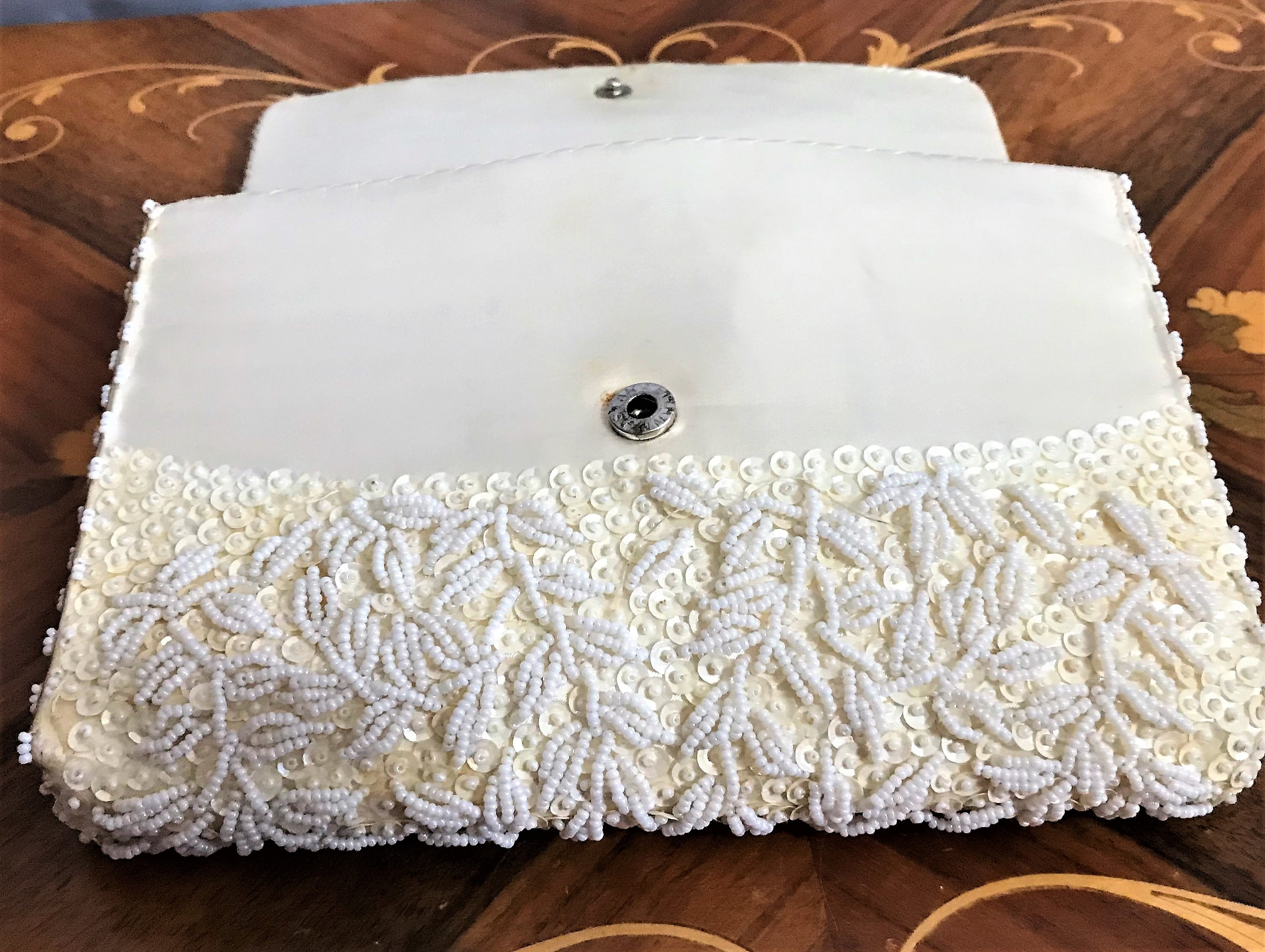 Vintage White Beaded Clutch Bag Pocketbook Purse Front Flap