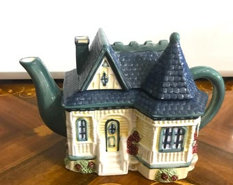 Vintage 1998 Cracker Barrel Victorian House Ceramic Teapot 6 Inches Tall