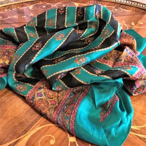 Vintage Women’s Scarf, Head Scarf, Neck Scarf, Silky Scarf, Multi Colored, Geometric Paisley Decor, Square