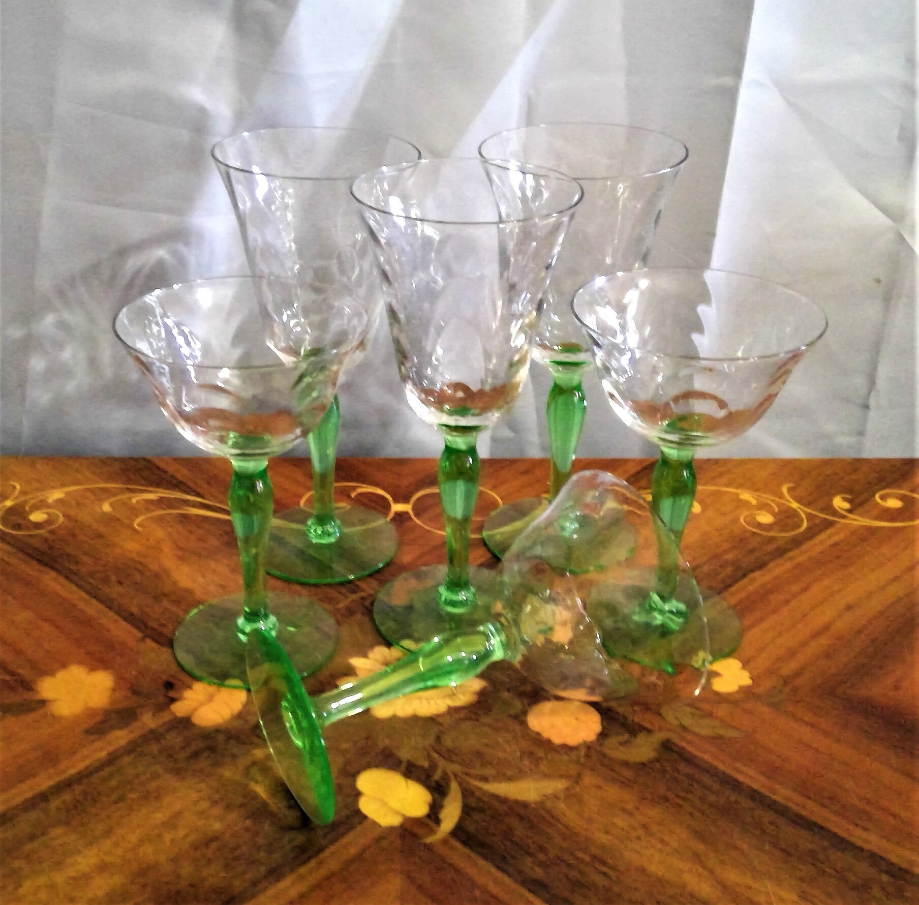Pier 1 Hand Blown Martini Glasses 4 Optic Red/ Green Swirl Stem 7 5/8  Christmas