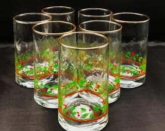 Seven Vintage Holiday Libbey Holly Berry Gold Rim Glasses 5.25” Tall