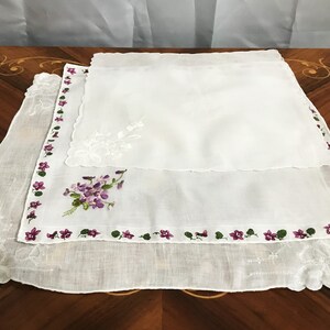Three Vintage Handkerchiefs, Vintage Hankie, Embroidered Hankie