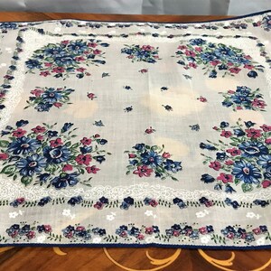 Vintage Floral Handkerchief, Vintage Hankie, Flowers Hankie