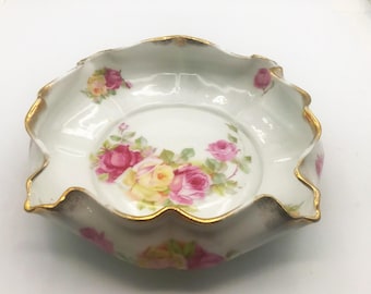 Antique Fine China Unmarked Serving Bowl with A Floral Decor, Home Decor, Porcelain, Collectible