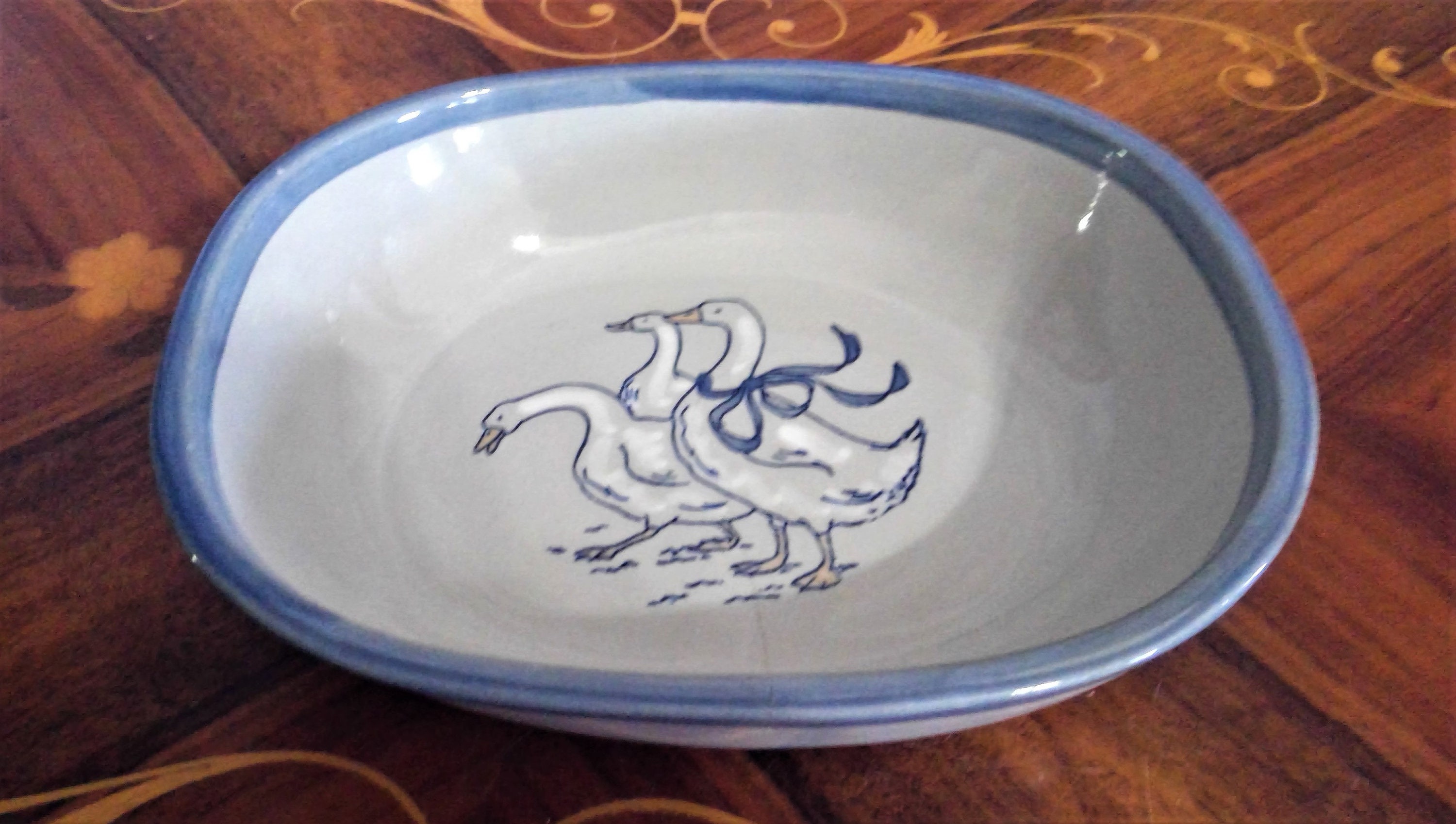 ルイビルストーンウェア 深皿 ガチョウの群れ