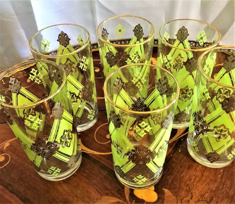 Bar glasses Seven Vintage Mid Century Modern Lime Green And Gold Highball Glasses With 22K Gold Trim Barware Home Bar