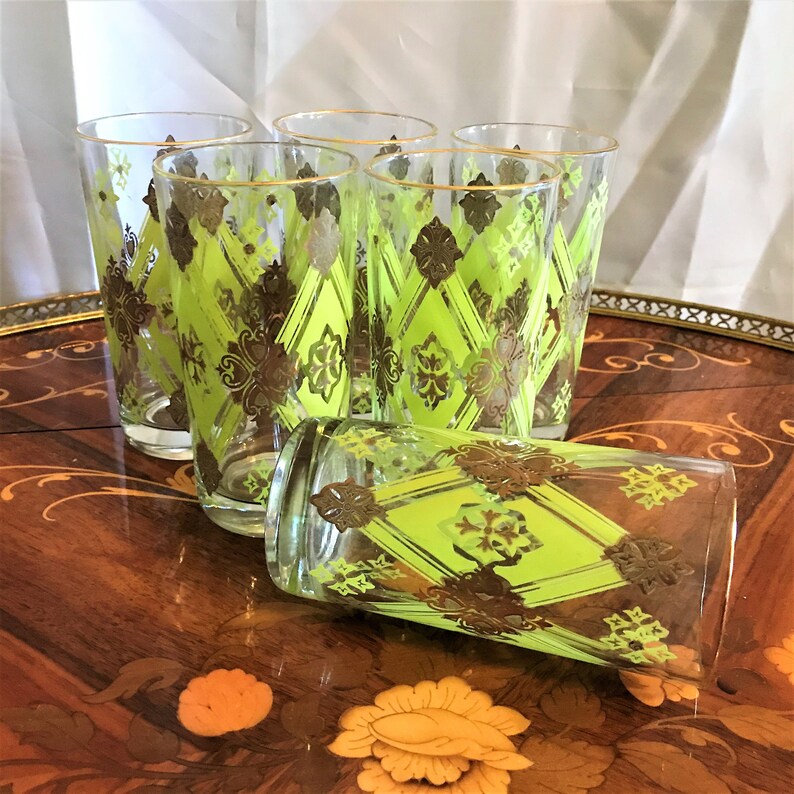 Bar glasses Seven Vintage Mid Century Modern Lime Green And Gold Highball Glasses With 22K Gold Trim Barware Home Bar