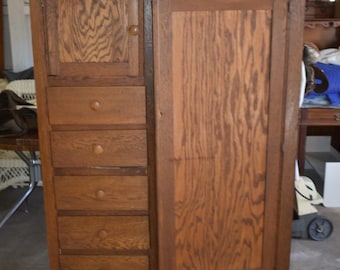 Antique Oak Gentleman’s Wardrobe Armoire Closet Bedroom Furniture-Dresser